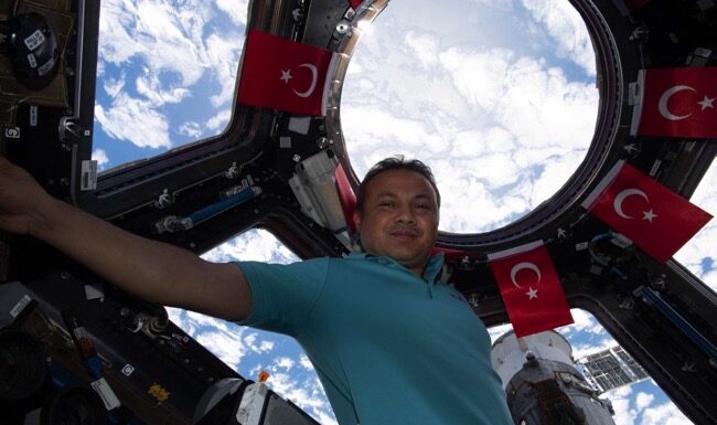 Alper Gezeravcı studies for english learners